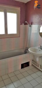 Salle de bain rose grise